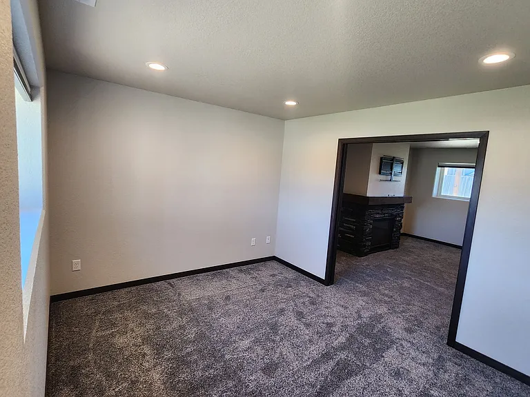 557 Mace Dr — Photo 17
