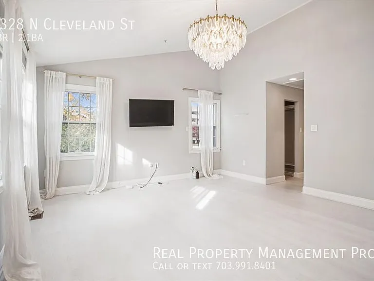 1328 N Cleveland St — Photo 25