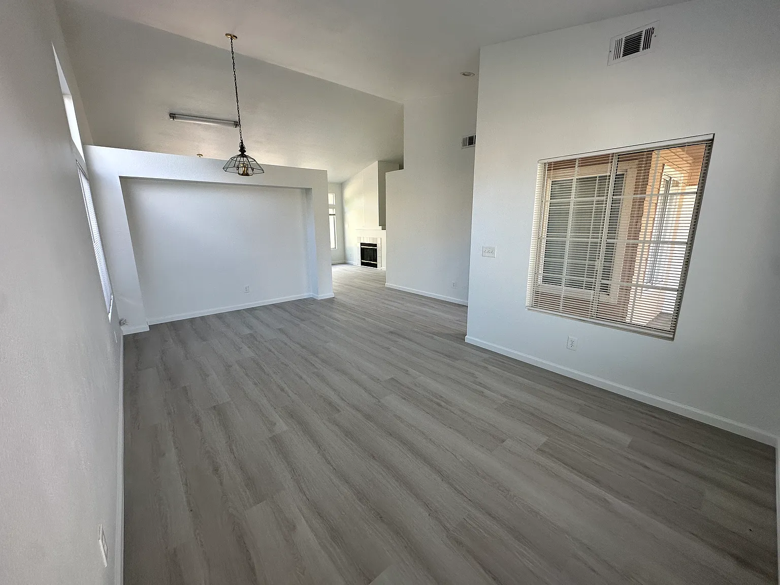 4 bed, 1387 sqft, $2,500 — Photo 3