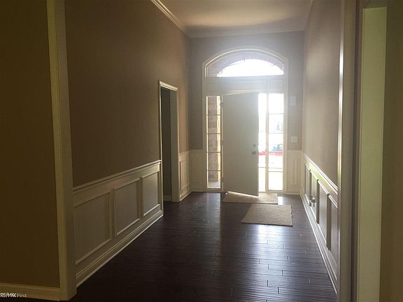 2nd image of 62896 Franklin Park Dr