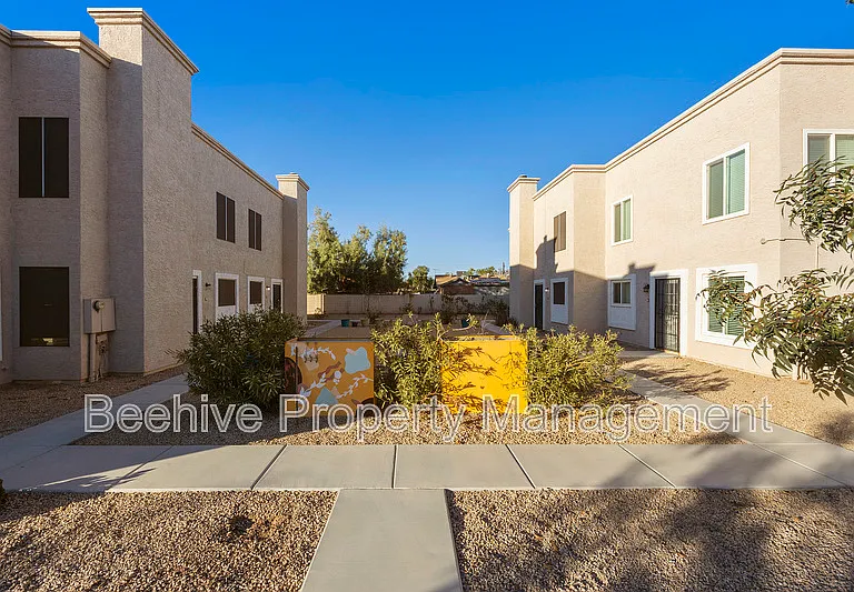 2732 E Culver St #1 — Photo 26