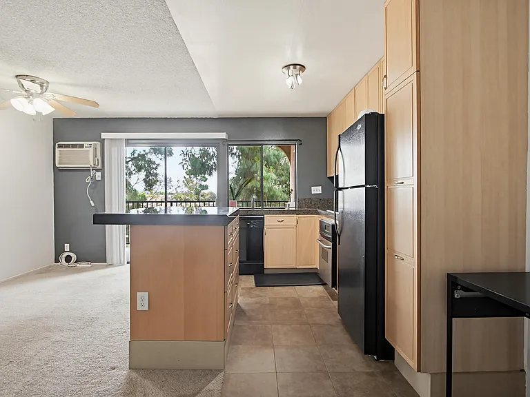 7858 Cowles Mountain Ct #D27 — Photo 7