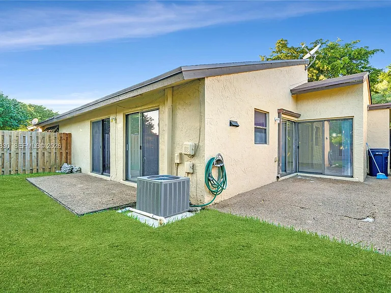 12704 SW 71st Ter — Photo 5
