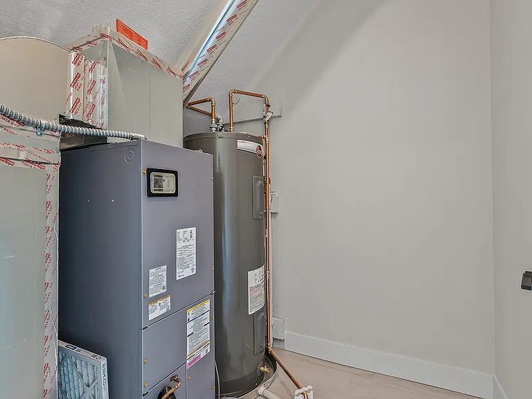 2413 1st Ave S #103 — Photo 34