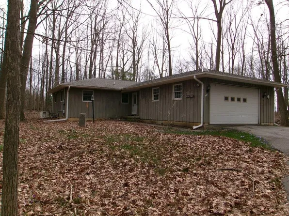 4215 Tipton Woods Dr, Adrian, MI 49221