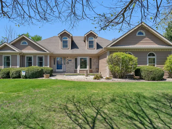 24548 Kennemer Ct, Naperville, IL 60564