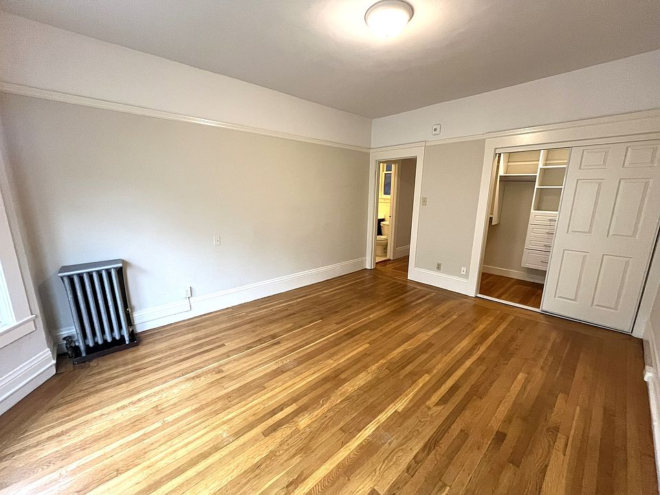 1st image of 2301 Bay St APT 206