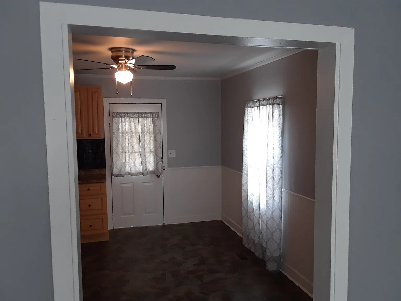 2 bed, 840 sqft, $1,200 — Photo 3