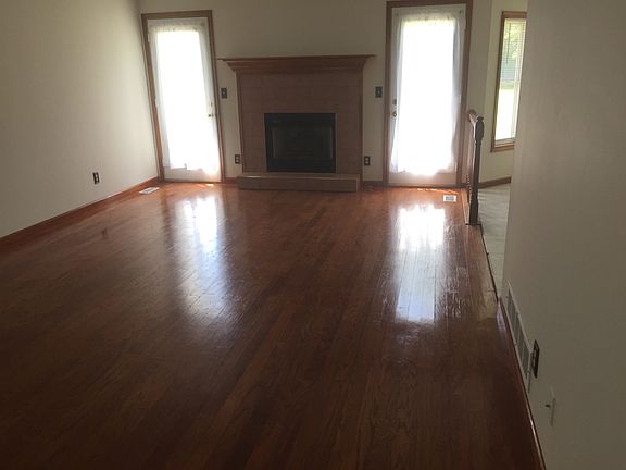 3rd image of 7470 Anchor Ln