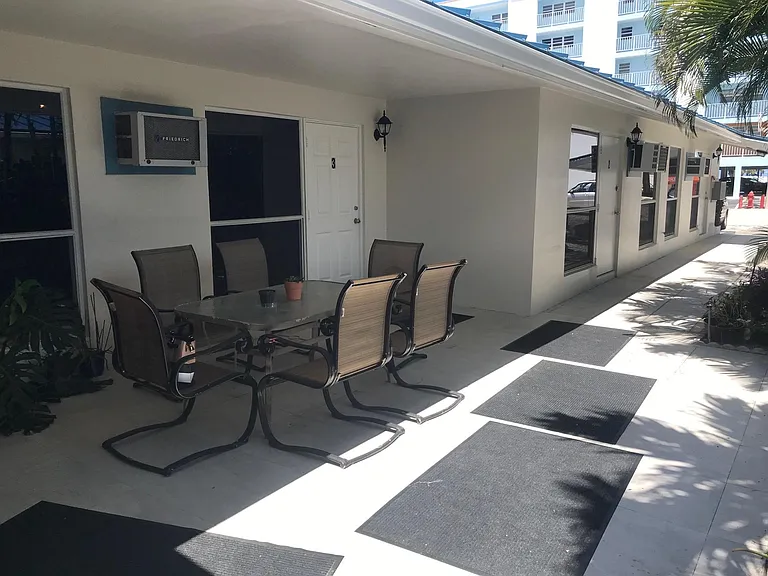 4533 N Ocean Dr — Photo 9
