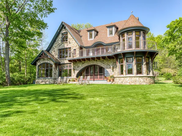 7 Central Landing Road, Chebeague Island, ME 04017