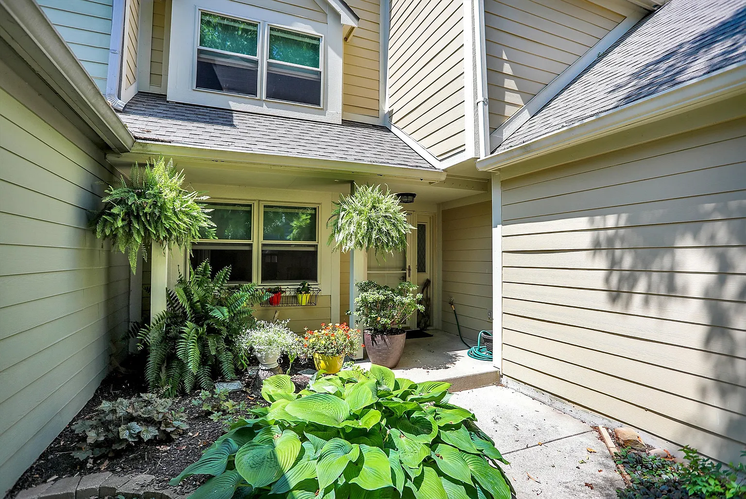 8156 River Bay Dr E photo 1