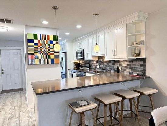1360 NW 19th Terrace #202, Delray Beach, FL 33445