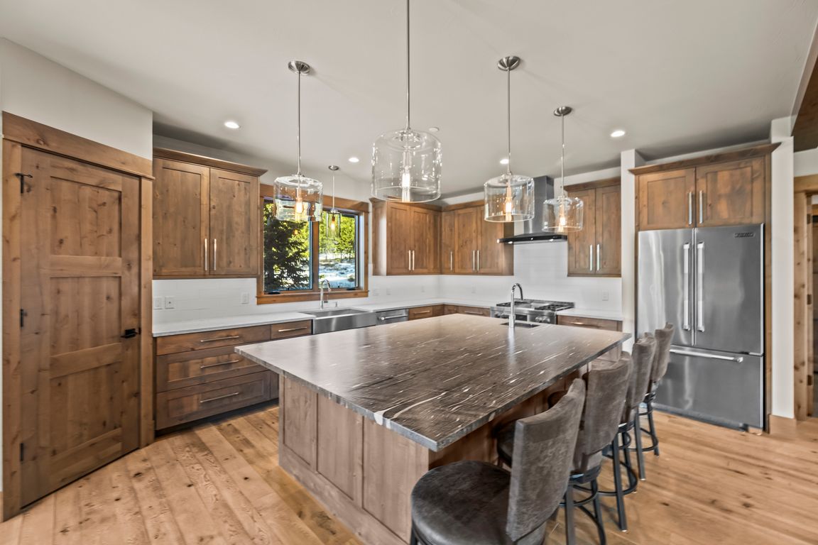 next background image