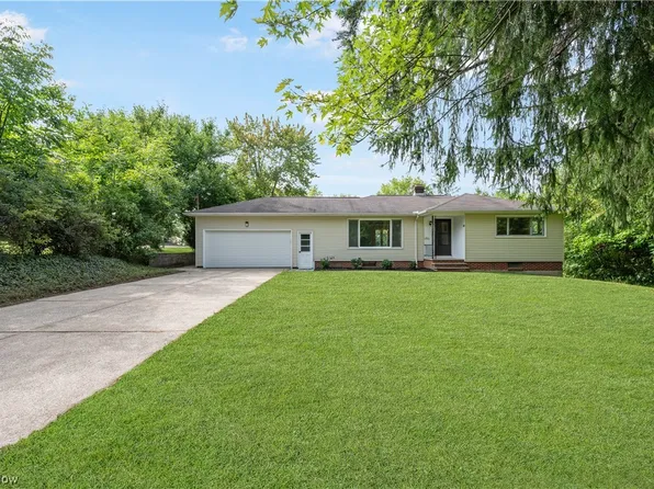 13887 Blazey Trl, Strongsville, OH 44136