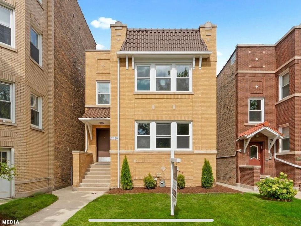 1st image of 2650 W Lunt Ave APT 1