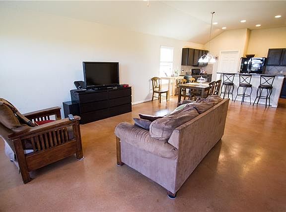 5th image of 711 Yabers Ct