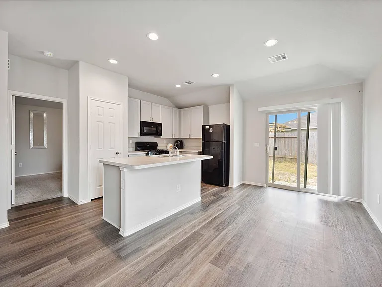 7907 Hollow Root Ln — Photo 9