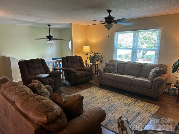 5755 Ellenwood Rd, Granite Falls, NC 28630