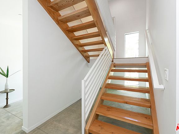 3rd image of 2211 Glendale Blvd #5