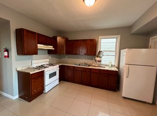 426 S 14th St #2R, Newark, NJ 07103