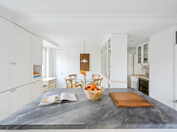 936 5th Avenue image 13 of 35