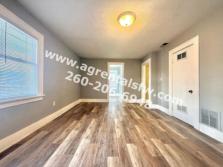 209 S West St — Photo 12