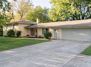 26 Spring Valley Dr, Anderson, IN 46011