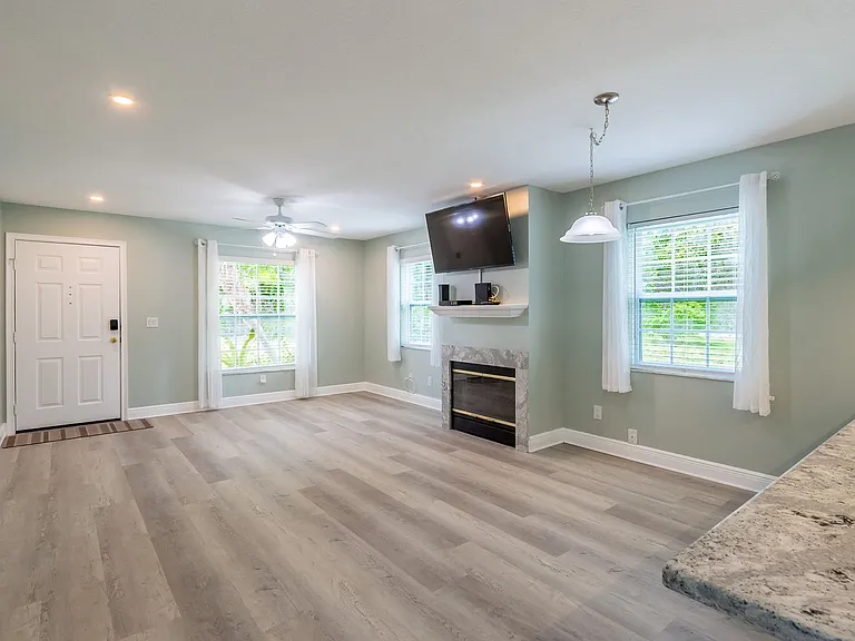 355 23rd Ave SW — Photo 11
