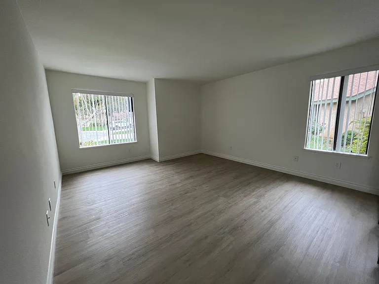 35120 Village 35 — Photo 10