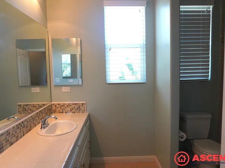 8409 Alonso Ct — Photo 8