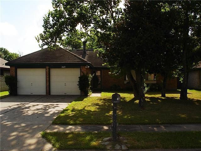 1st image of 2622 Village Circle Dr