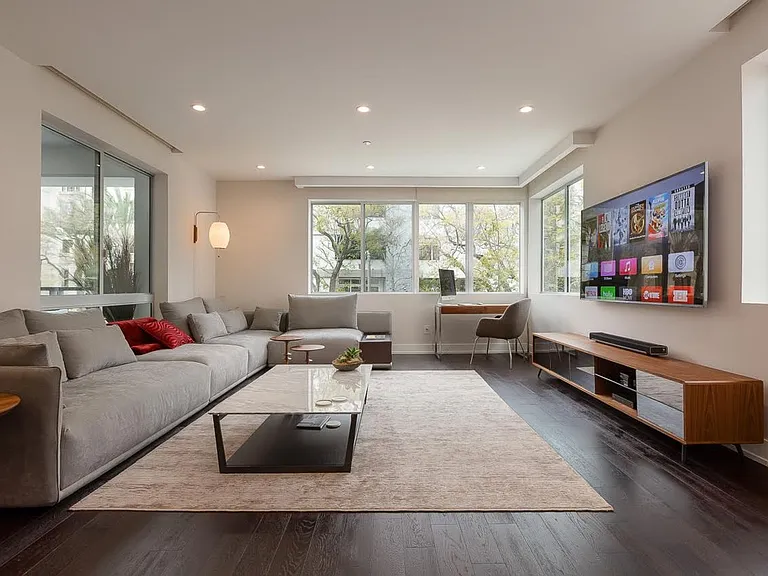 450 N Palm Dr #206 — Photo 4