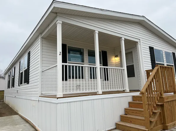 2 Sycamore Blvd #2, Highland, MI 48357