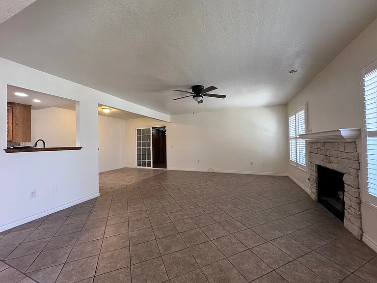 612 S Santa Fe St #1 — Photo 4