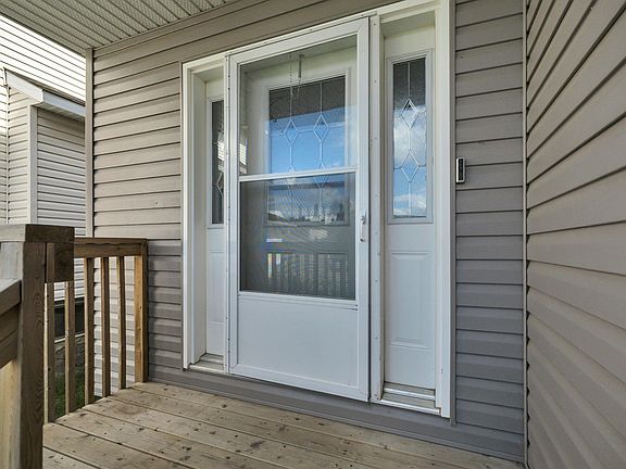 3rd image of 24 Birchmont Dr