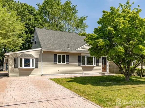 39 Birch Ter, Parlin, NJ 08859