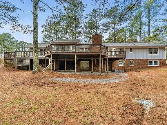 3rd image of 2865 White Ct NE