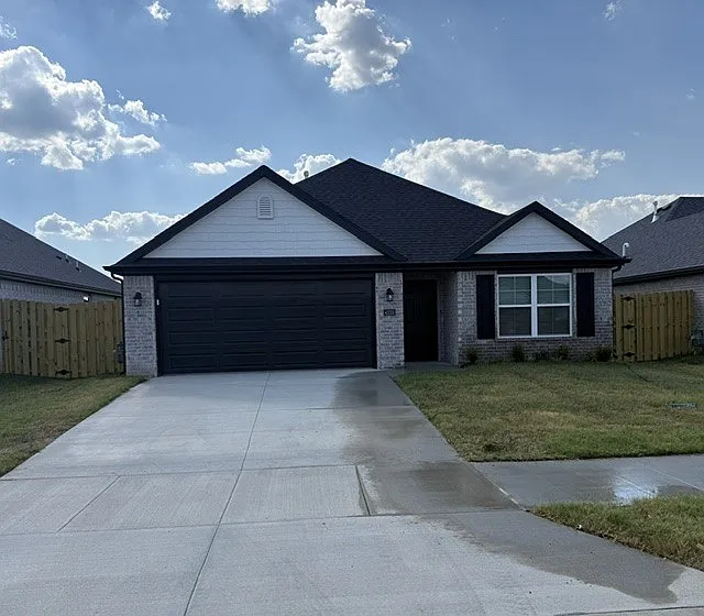 3 bed, 1763 sqft, $2,300 — Photo 2