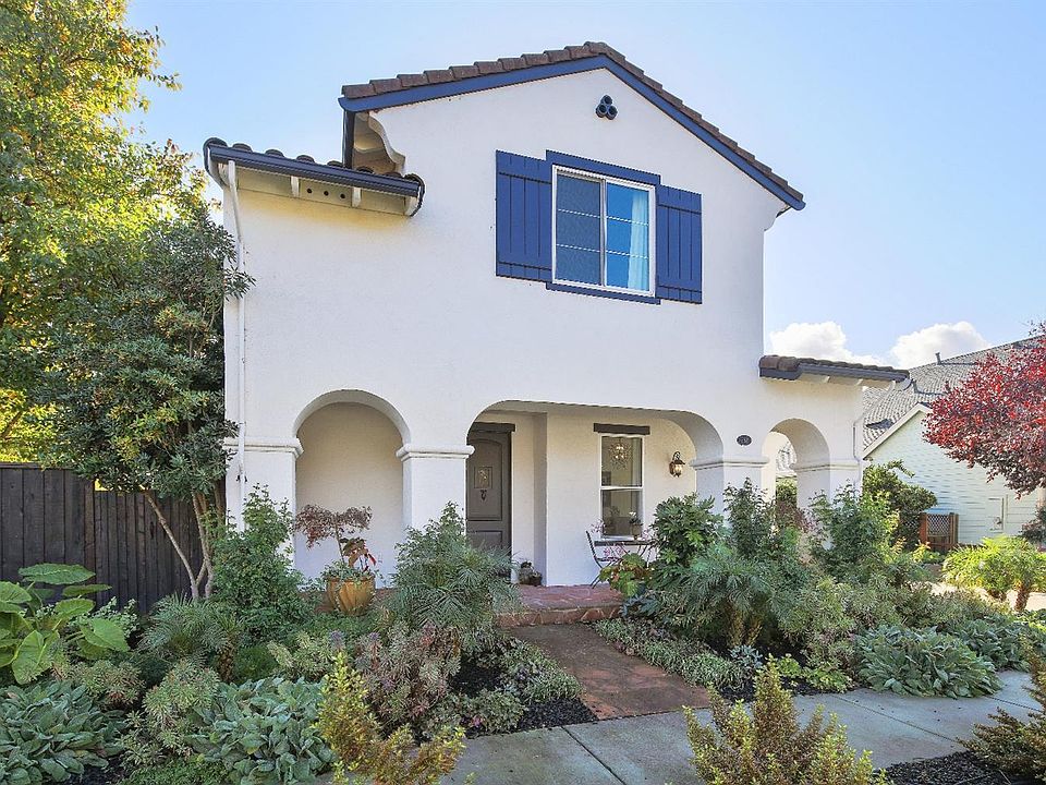 1st image of 261 Macarthur Ln