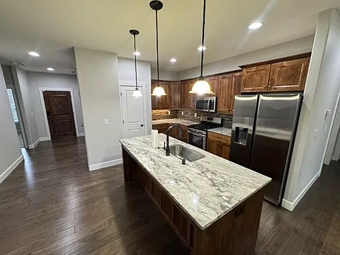 3 bed, 1624 sqft, $2,600 — Photo 4