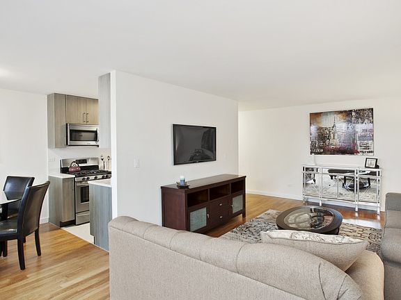 The Grand - Living Room 4 - F Line