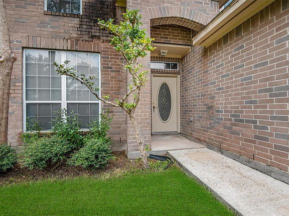3rd image of 11919 Cottonwood Ln