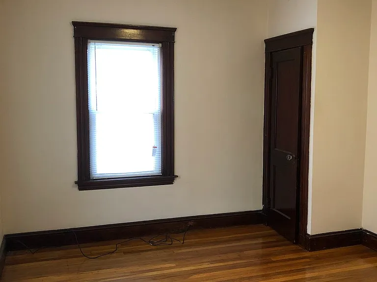 1123 Main St — Photo 4