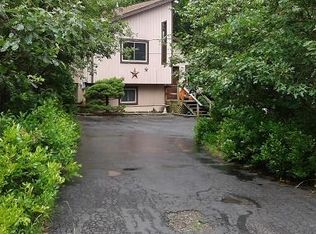 204 Hornbeam Ct, Long Pond, PA