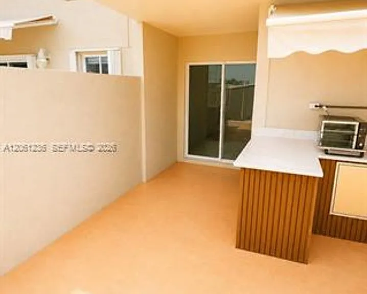 8381 SW 148th Ave #Townhouse 8381 — Photo 9
