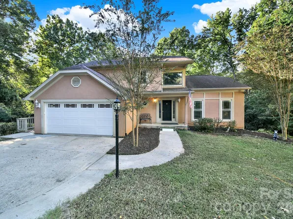 7055 Mariners Ct, Tega Cay, SC 29708