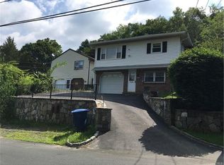 636 N Walnut St, Waterbury, CT 06704