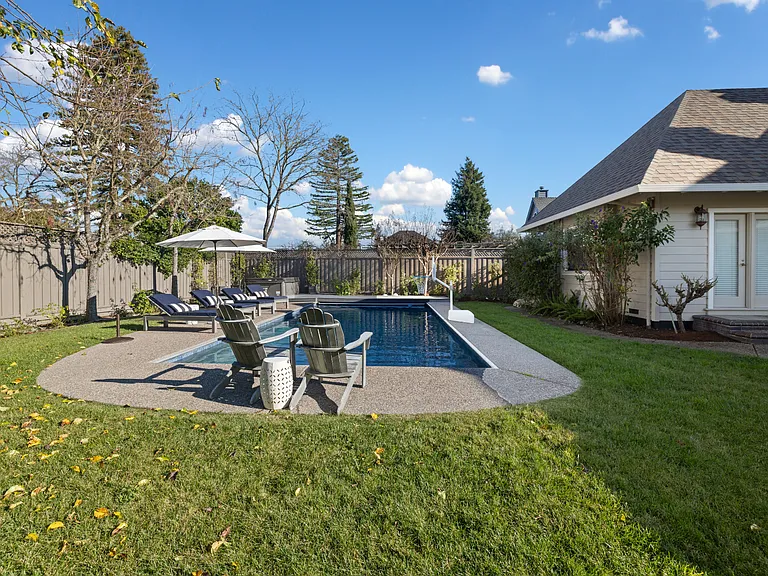 470 Eastin Dr — Photo 38
