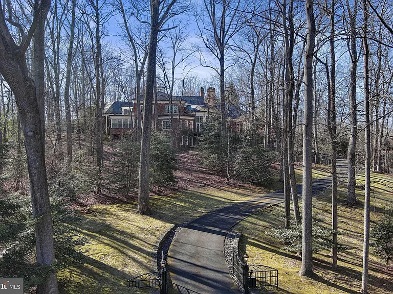 8541 Old Dominion Dr — Photo 3
